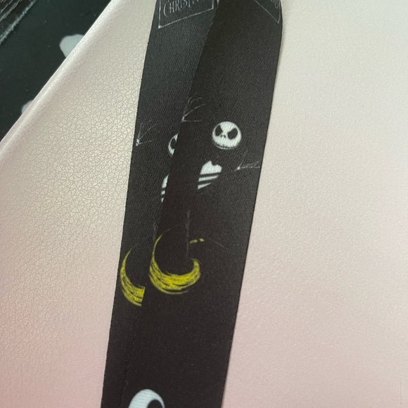Disney NBC lanyard - Picture 2 of 3